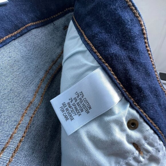 Croft and Barrow Womens Bermuda Length Jeans Shorts Denim Dark Wash Blue Size 18 - Picture 5 of 10